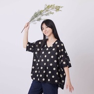 Lyra大黑圓V領落肩襯衫上衣