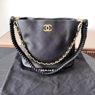 Chanel香奈兒23A黑金嬉皮hobo托特23芯片