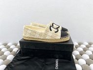 Chanel slip on 拖鞋