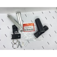 EX5 DREAM REAR FOOTREST ASSY  SEKALI SKRU