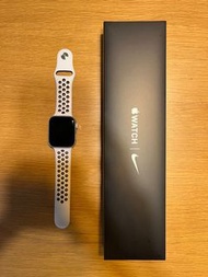 Apple Watch 4 NIKE edition Silver 44 mm