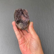 招財開運-天然原礦異象滿天星紫晶鎮招財手共生方解石 風水擺件