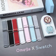 ☊ 2PCS สายไนลอนสำหรับ Omega X Swatch Joint MoonSwatch สายนาฬิกาผู้ชายผู้หญิง QUICK RELEASE สร้อยข้อมือยืดหยุ่นถัก 20 มม.