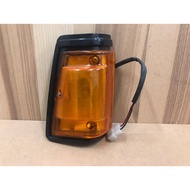 (SHIP TODAY- Ready Stock) Nissan 720 right side lamp