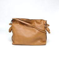 LOEWE Clutch扭結抽繩福袋包迷你22棕色牛皮肩背包