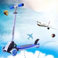 Maxi Otoped 4 Wheel Kids Scooter