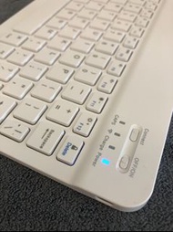 Ultra-Slim (White) Bluetooth Keyboard Portable Mini Wireless Keyboard Rechargeable for Apple iPad/ i