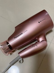 Panasonic 樂聲 NA58 納米離子護髮風筒 淡粉色