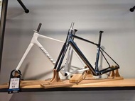 Giant Tcr Advanced Pro 捷安特次頂級綜合款碟剎公路車架 黑白s/m disc roadbike frame