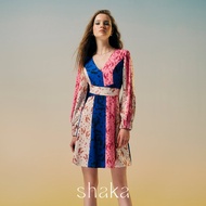 Shaka SS22 Ixora Color-Block Dress เดรสสั้นคอวี แขนพอง (ลายดอกเข็ม) DS-S220510