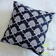 () Batik Sofa Cushion Cover uk. 40x40 cm | Bw Iwak Scales | Complete Cushion Cover Code 852