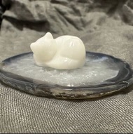 多款 🥰貓奴系列🥰 水晶貓貓擺件 隻隻卷埋黎訓超得意 全部都連瑪瑙片底座架 粉晶 白玉 黃方解 藍紋 螢石 黑曜 東菱玉 拉長石
