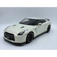 Autoart 1: 18 Nissan Nissan GTR R35 Spec-V White Alloy Loose Bag Flawless