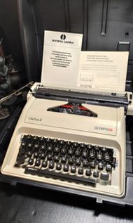 早期古董打字機-全新德製OLYMPIA Carina2打字機（全新）日製/古董/老物/擺飾/裝飾/擺件/拍戲/道具/劇組/收藏