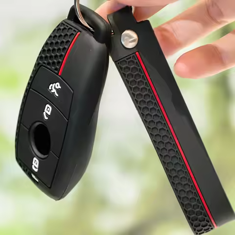 Keychain For Mercedes-Benz W210 W176 W204 W205 W211 W177 W206 W176 W219 W208 W203 W245 Silicone Car 