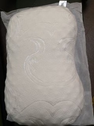泰國乳膠護頸枕頭
