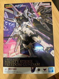 超合金mighty strike freedom gundam