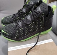 Nike (LeBron 18)