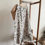 2025 summer new Hepburn style design sense commuter casual print cover hips and make it look slim mi