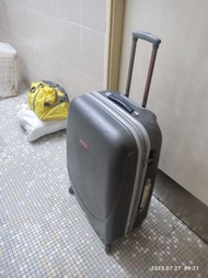 # 008（31''）4-wheel Hard Luggage Case  $60（自取）