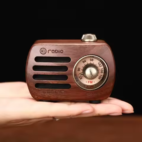 Retro Old Fashioned Classic Style Optional Walnut Or Cherry Wooden Mini Portable Rechargeable FM Rad