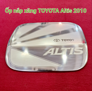 Ốp INOX nắp bình xăng TOYOTA Altis 2012