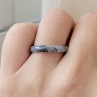 【親翠】天然翡翠 冰烏雞藝術意境黑花手指鐲12號細戒圈