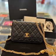 CHANEL 經典雙C鎖頭金球小羊皮WOC鍊包