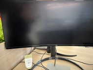 LG 曲面顯示器