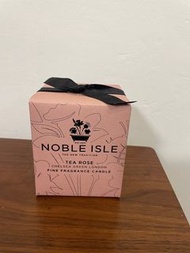 NOBLE ISLE 茶玫瑰香氛蠟燭