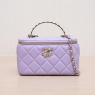 CHANEL(香奈兒) 24P 長盒子化妝包 帶鏡子 紫色  鐳射標 金扣 字母水鑽鳳梨金屬手柄 晶片開