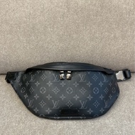 LV黑老花腰包