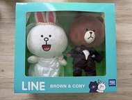 全新 Line Friends Brown & Cony 結婚公仔一對