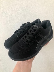 รองเท้าผ้าใบผู้หญิงสีดำล้วน(size37-41)