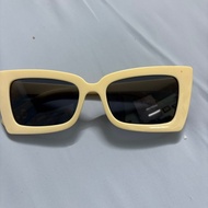 SI/2HAND ITEMS - BEIGE UV PROTECTION SUNGLASSES