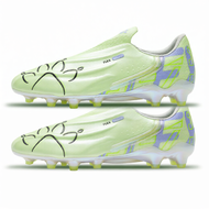 Kelme | รองเท้าฟุตบอลที่มีสตั๊ด
