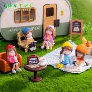 Beanie girl sitting together_close friend girl.