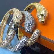 卡地亚手镯满钻豹子手镯Cartier bracelet outlet