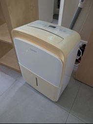 Carrier dehumidifier 26litre DC-26DA