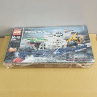 全新 Lego Technic 42064 Ocean Explorer 樂高機械系列海洋勘探組合，盒完美，合收藏 。要求四角完美/完美主義者勿拍。(02/06/2026更新)