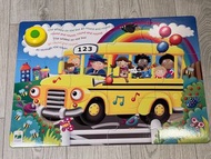 公車上的輪子兒歌 拼圖 Wheels On The Bus 兒童趣味學習童謠 啟蒙玩具教材 益智玩具 兒童寶寶益智拼圖紙質 音樂拼圖