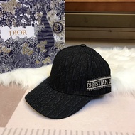 CalvinKleinJeans555 White Classic CK Embroidered Knitted Hat