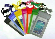 Sarung Anti Air / Waterproof Pelindung Handphone / HP Samsung Oppo Dll