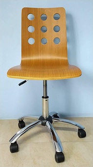 DAISO เก้าอี้สำนักงานไม้วีเนียร์ ปรับระดับได้ รุ่น DS-72