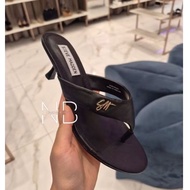 Sandalstevee 50% code 10