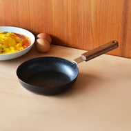 惜福品 日本FORMLADY 小泉誠 ambai日製原木柄平底鐵鍋-18cm-A款