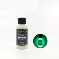 Sneakers green luminous paint