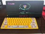 Ducky one3 mini 黃色小鴨紅軸