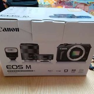 Canon EOS M 雙鏡頭連閃光燈套裝