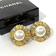Chanel Vintage 經典孖C logo 配大珍珠+閃石 夾式 無耳洞 金耳環【中古 美品】